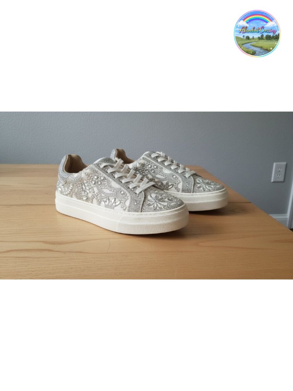 Sparkly Fashion Sneaker With Platform Heel Lace-Up Rhinestones